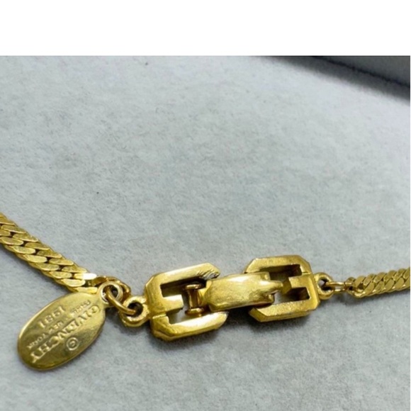 Givenchy Vintage Gold Necklace
$329 $450
Size: OS - Picture 10 of 12